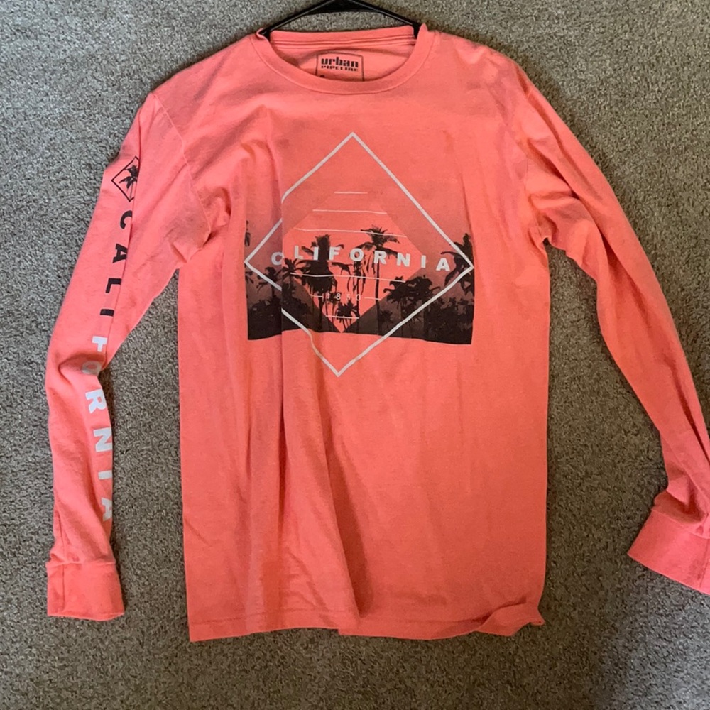Urban pipeline coral color, long sleeve tee